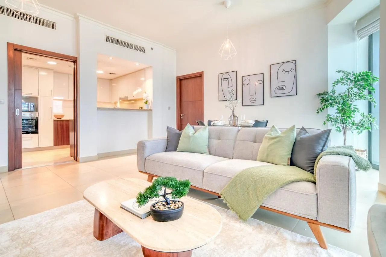 Burj Vista Tower 1 - City View, Downtown Dubai - Mint Stay Apartment